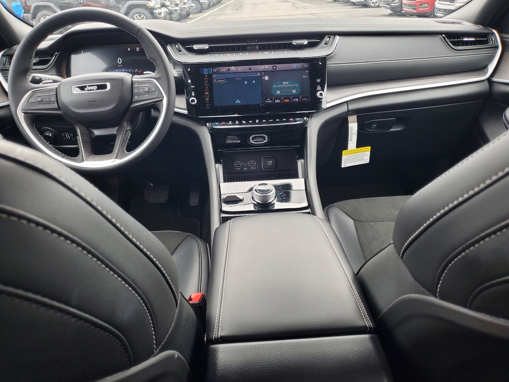 New 2026 Jeep Grand Cherokee LAREDO ALTITUDE 4X4 Sport Utility