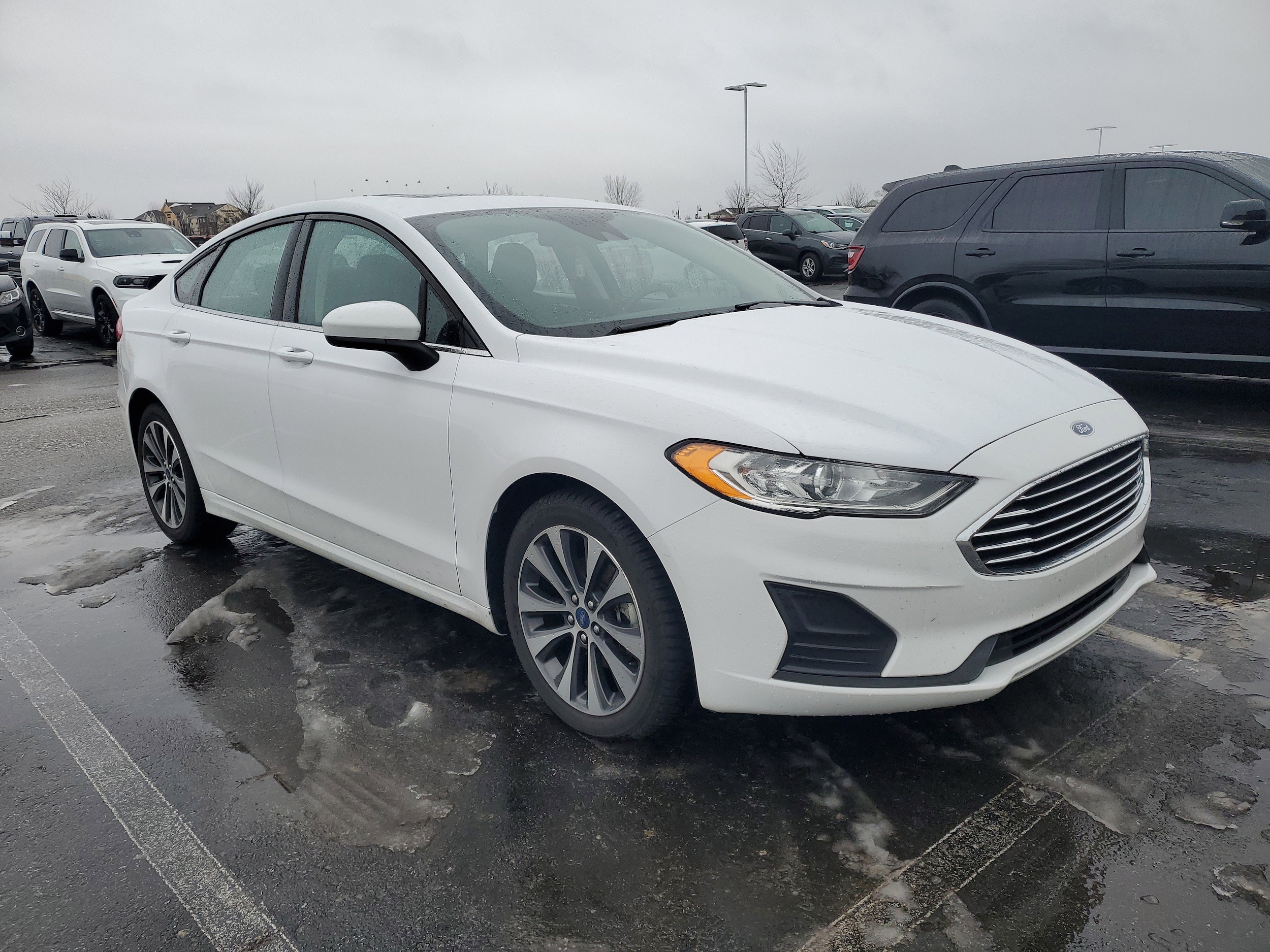 2020 Ford Fusion SE's photo