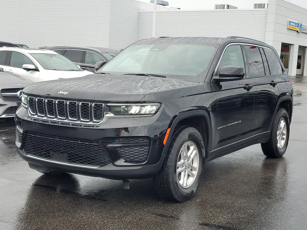 Used 2023 Jeep Grand Cherokee Laredo SUV