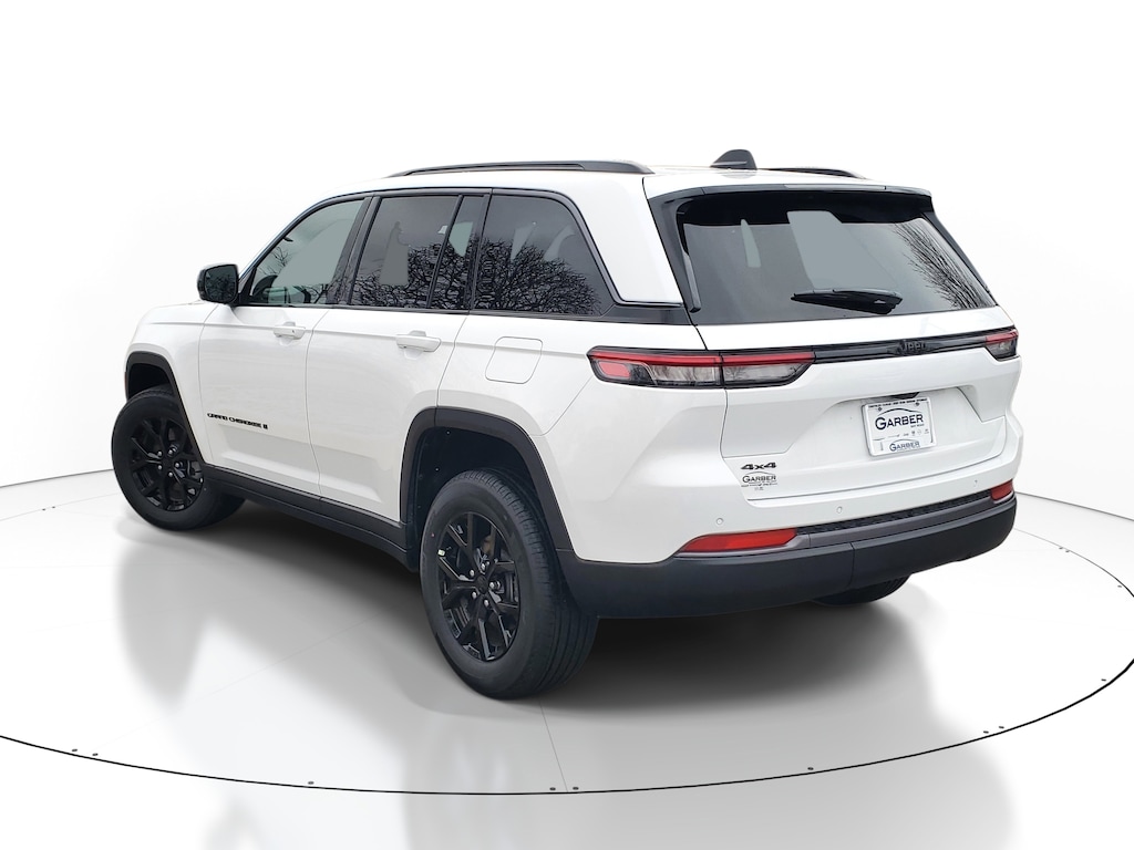 New 2026 Jeep Grand Cherokee LAREDO ALTITUDE 4X4 Sport Utility