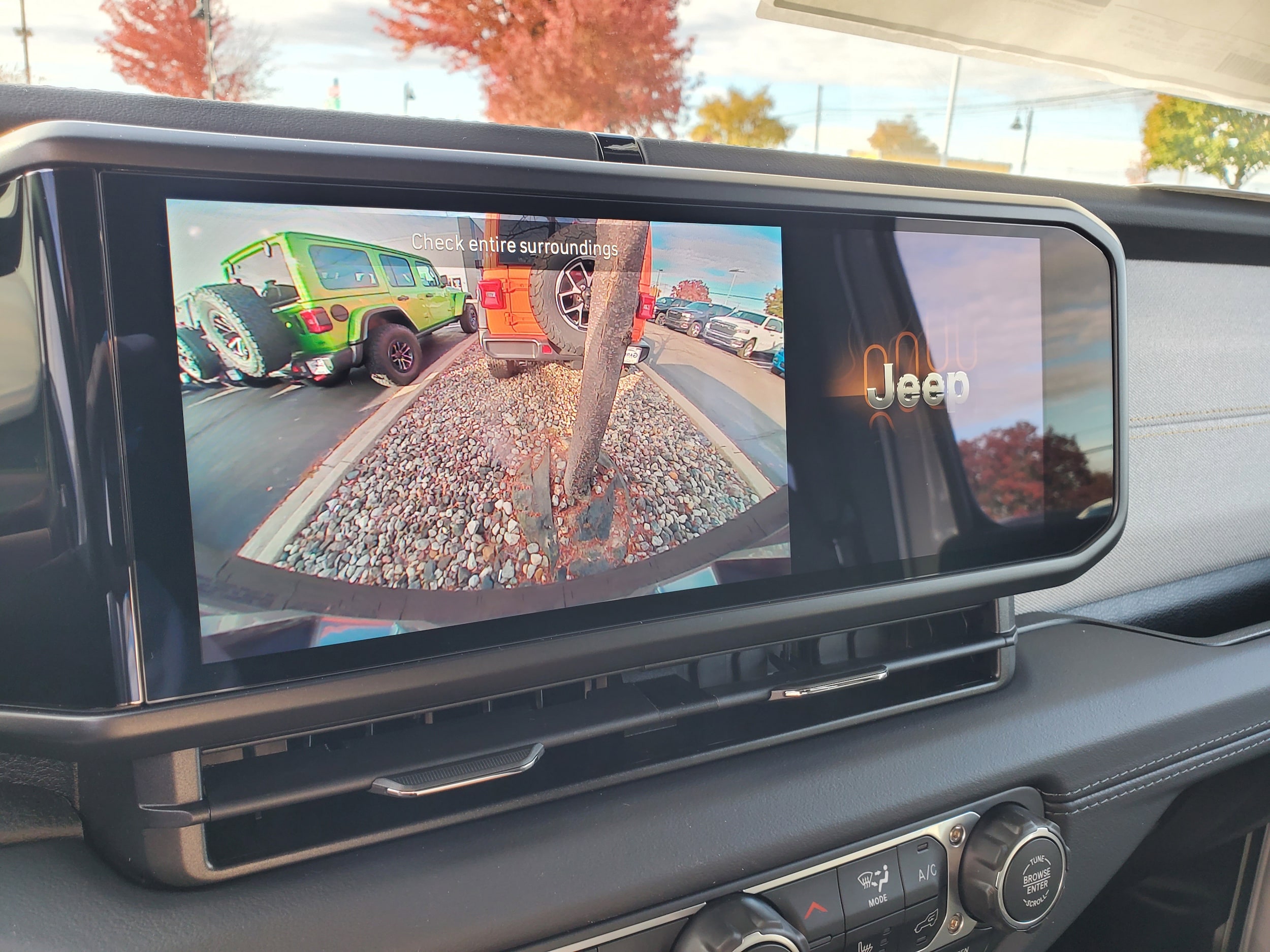 2026 Jeep Wrangler 4-Door Sahara - Photo 18