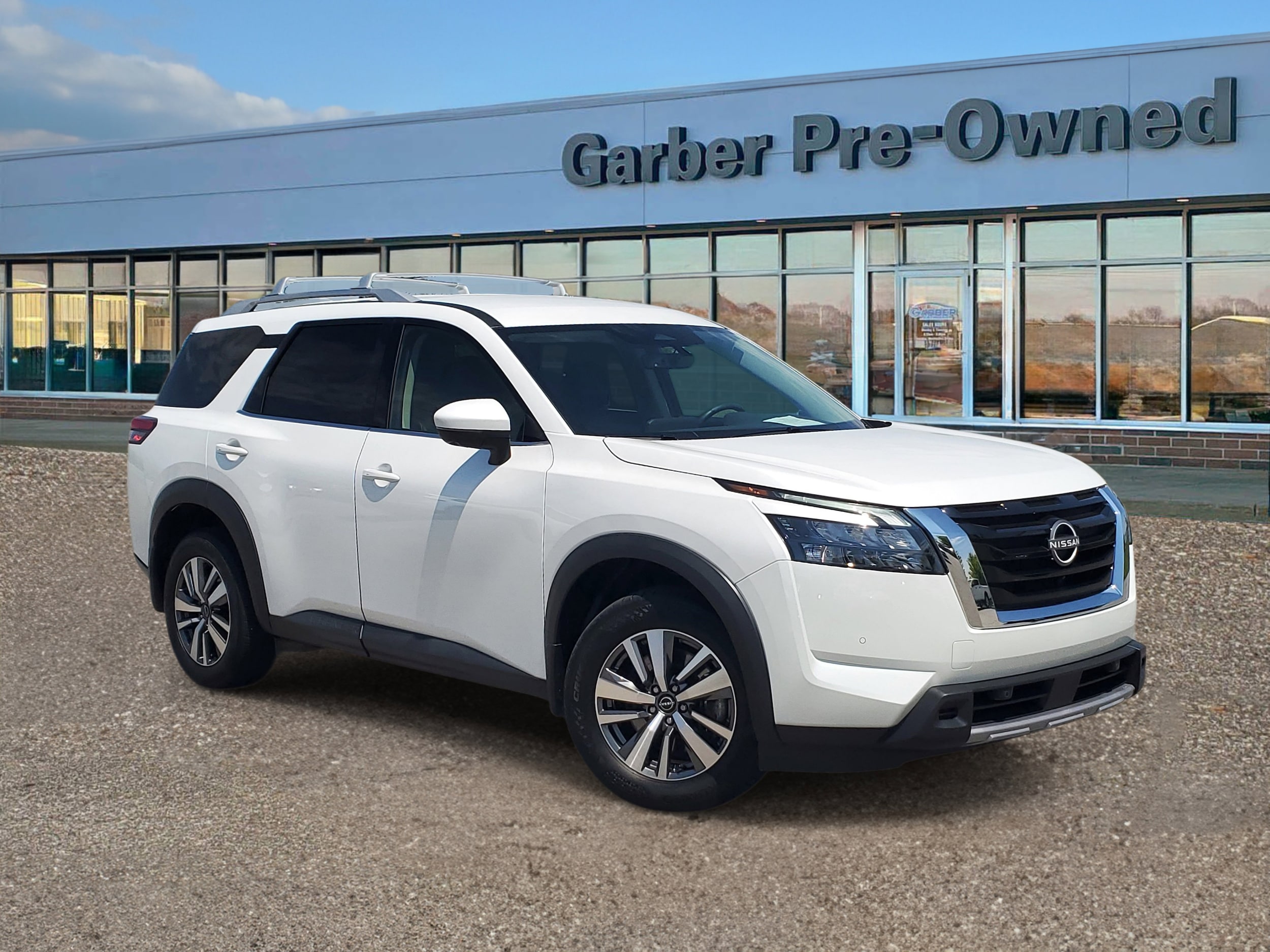 2025 Nissan Pathfinder SL 4WD's photo