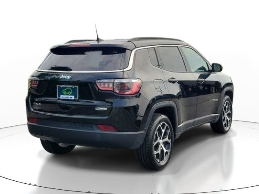 Used 2024 Jeep Compass Latitude SUV