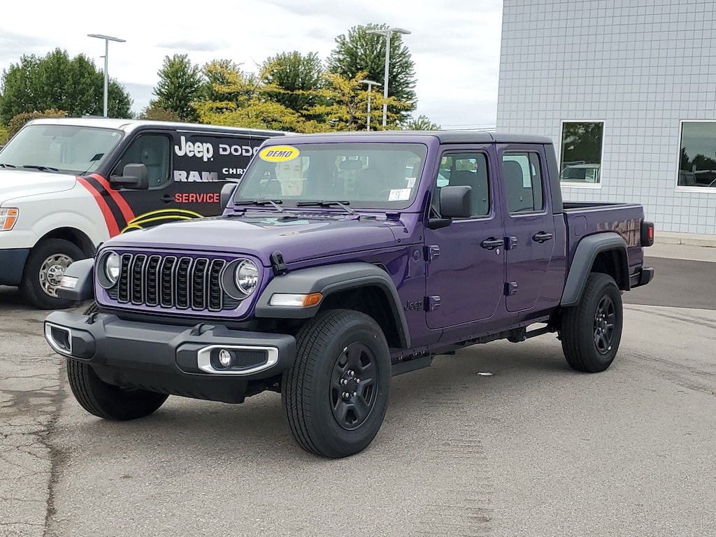 New 2026 Jeep Gladiator SPORT 4X4 Pickup