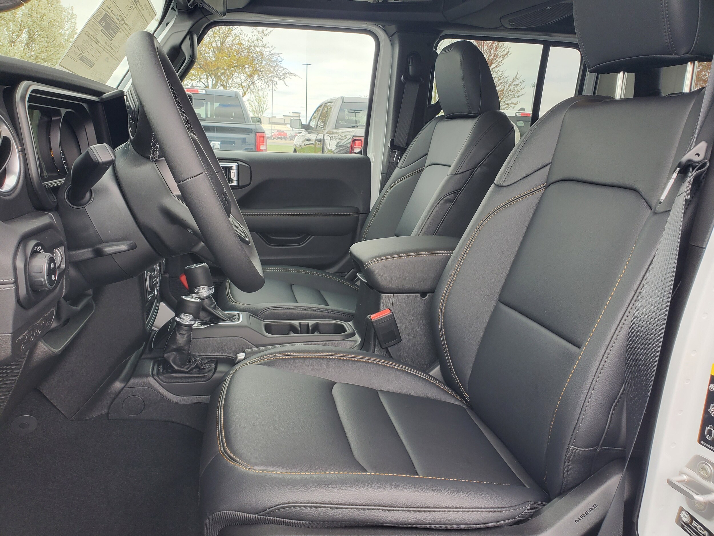2025 Jeep Gladiator Sport S photo 4