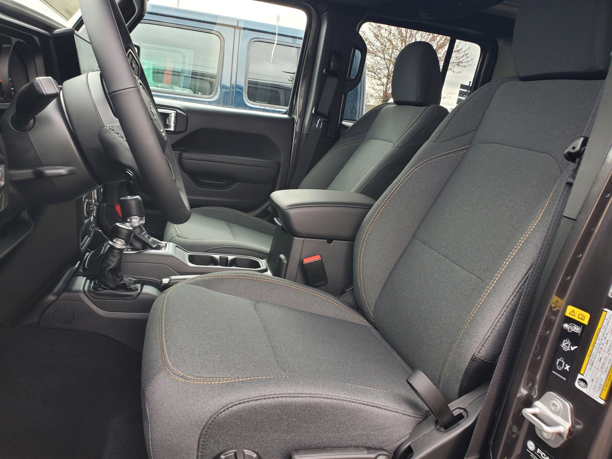 2025 Jeep Gladiator Sport S photo 4