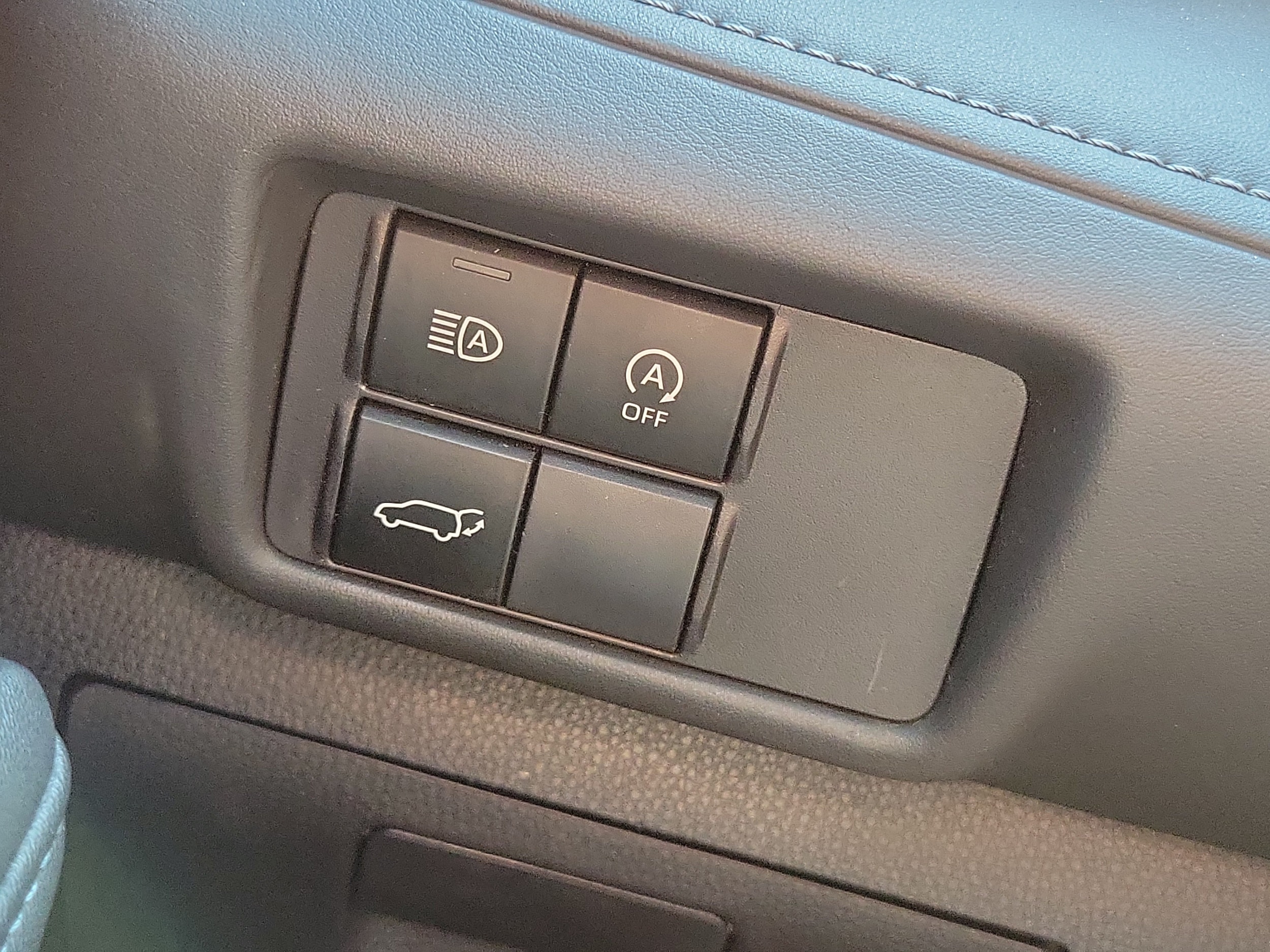 2023 Toyota Highlander XLE - Photo 9