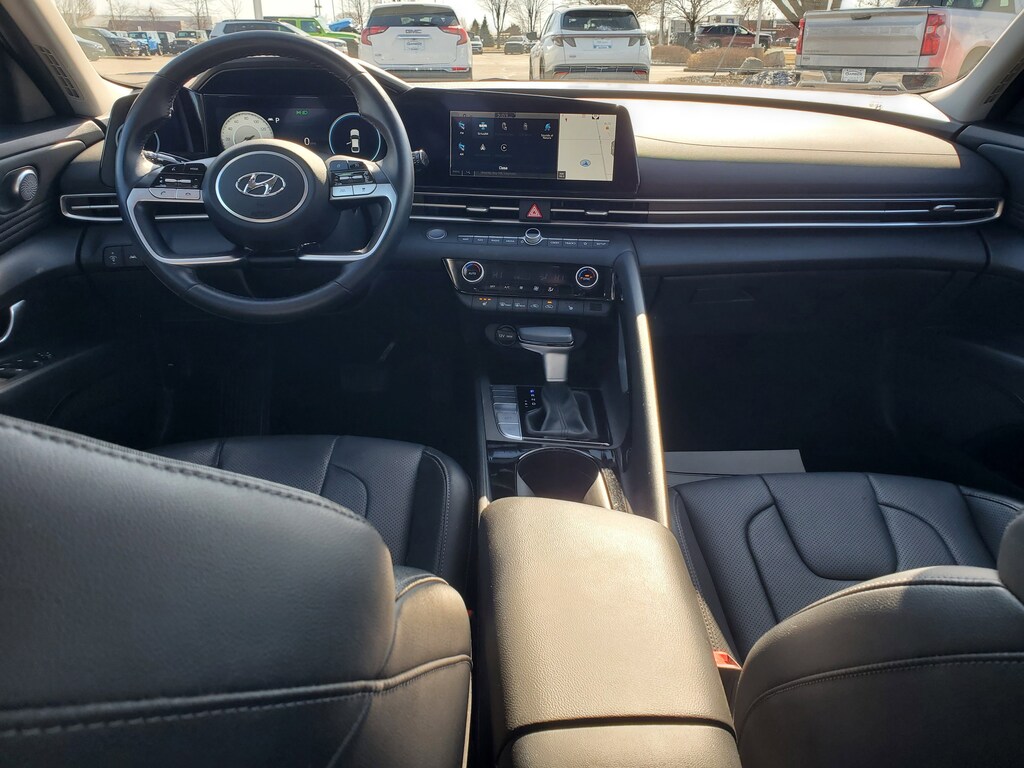 Used 2022 Hyundai Elantra Limited Sedan