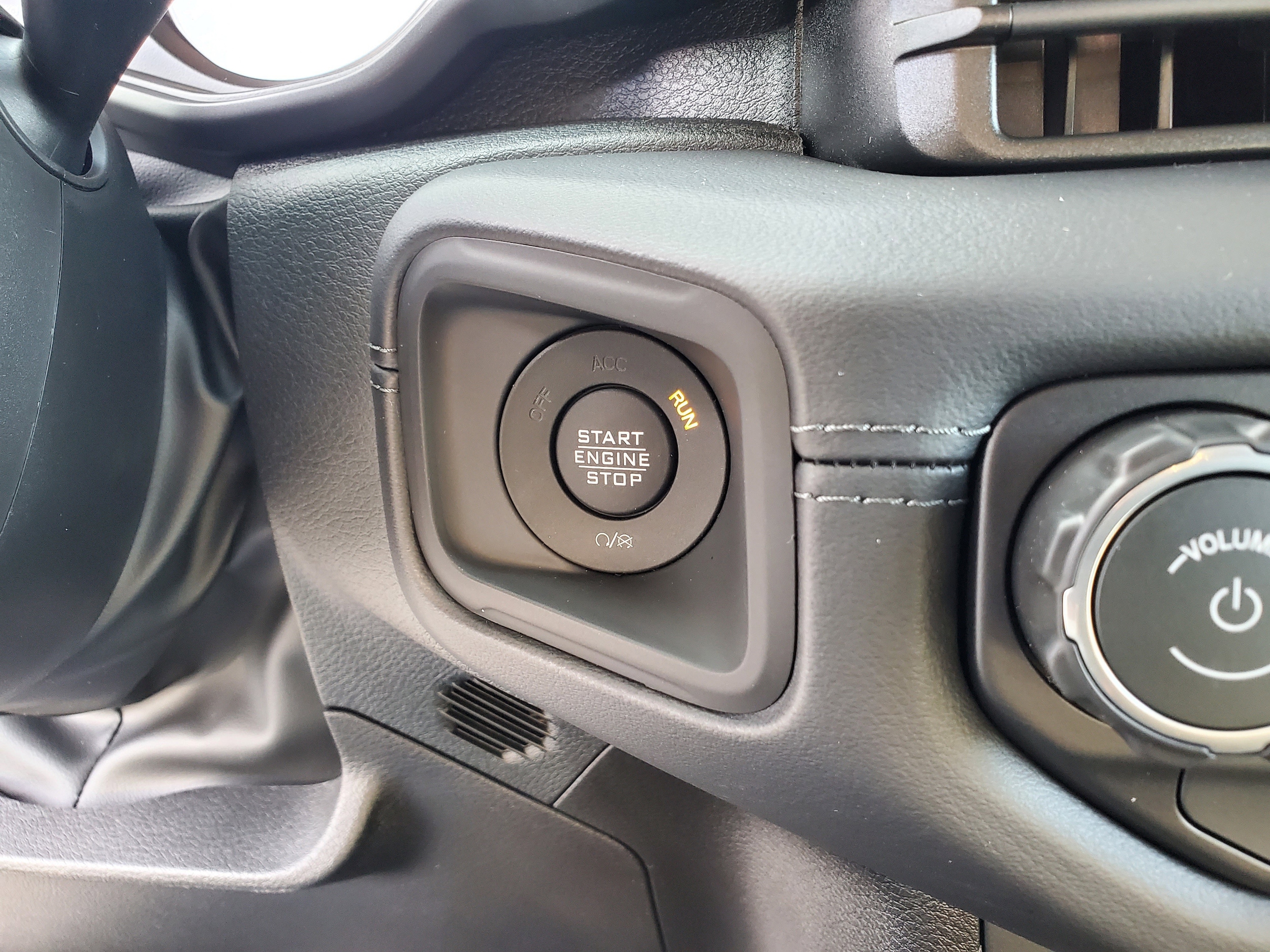 2026 Jeep Wrangler 4-Door Sahara - Photo 14