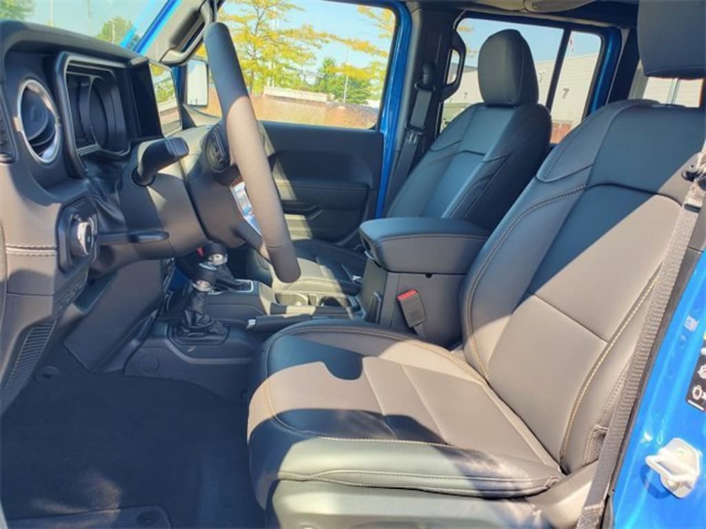 New 2025 Jeep Wrangler 4-DOOR SAHARA Sport Utility