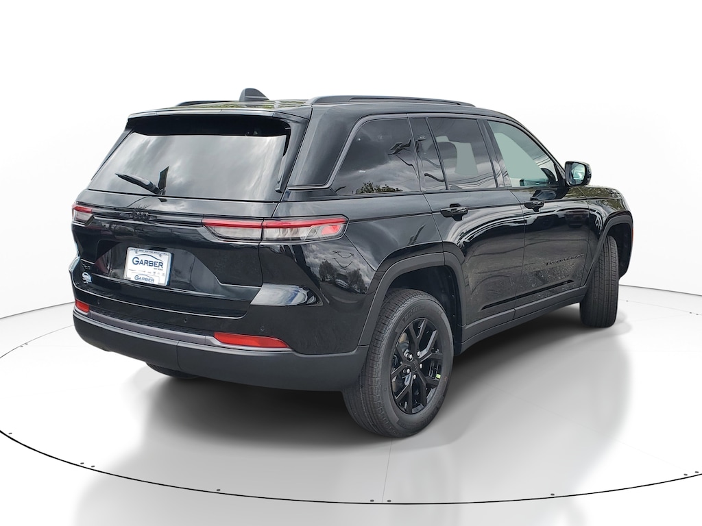 New 2026 Jeep Grand Cherokee LAREDO ALTITUDE 4X4 Sport Utility