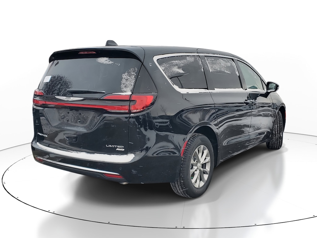 New 2026 Chrysler Pacifica LIMITED AWD Passenger Van