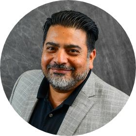 Staff member Santana Duran from ID_b9465c7a6dfa