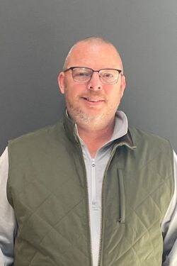 Staff member Kenneth Crawford from ID_bfa2837c3544