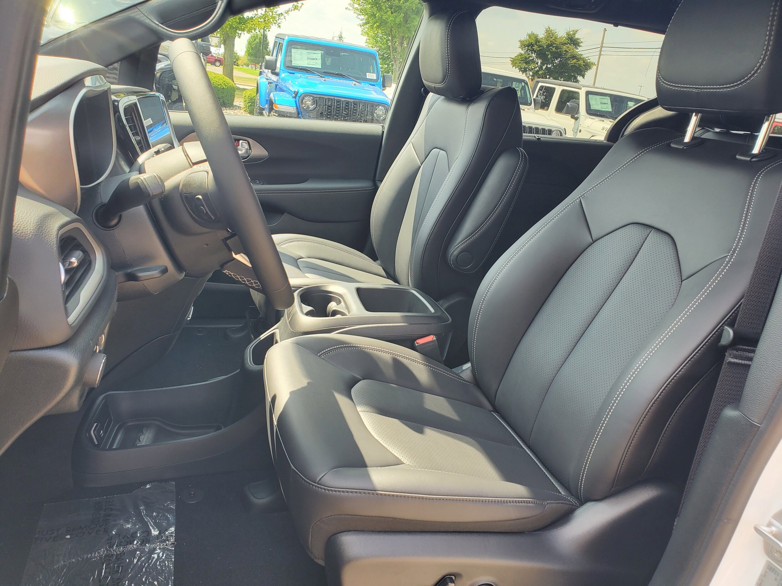 2026 Chrysler Voyager LX photo 3