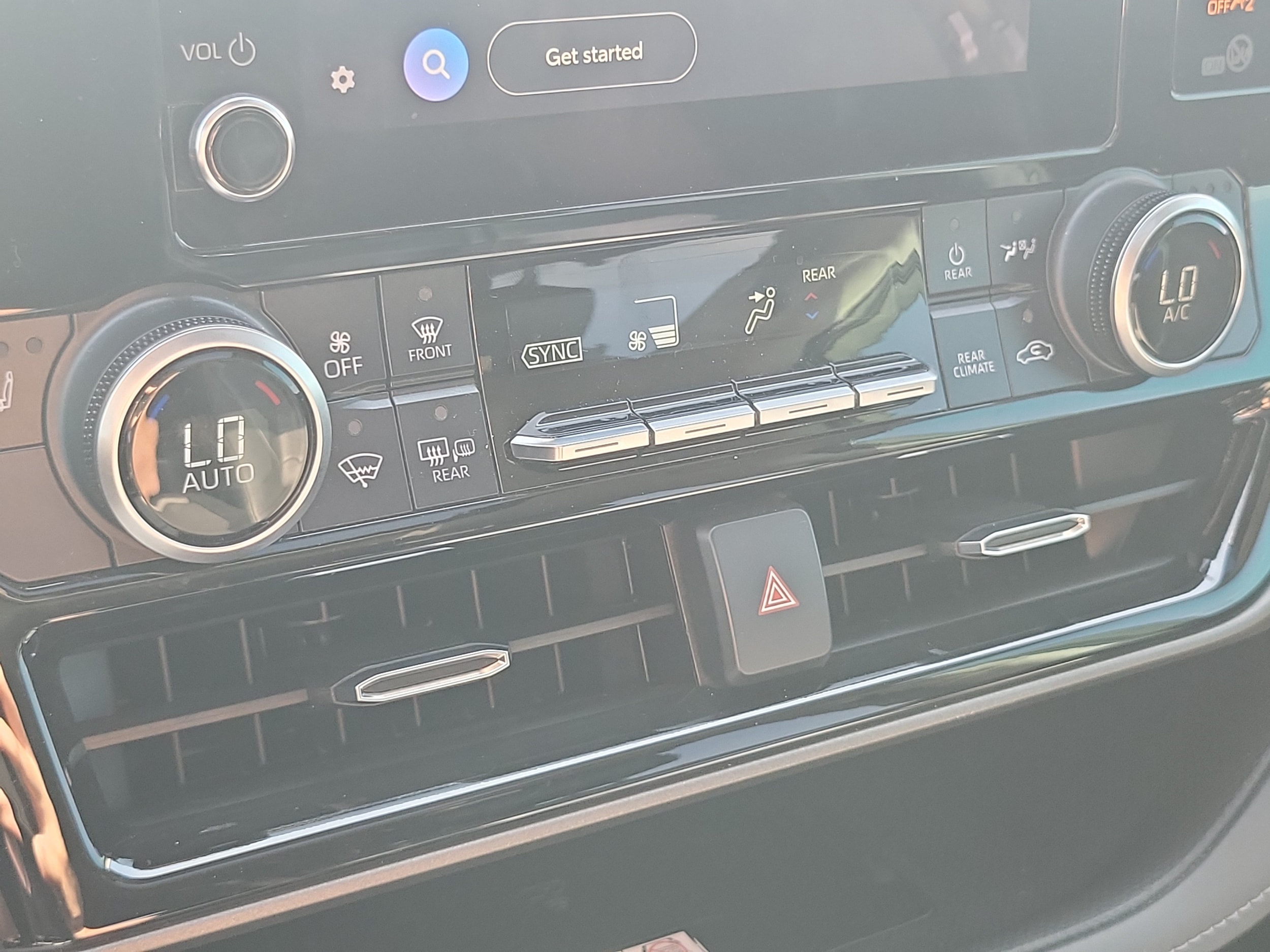 2023 Toyota Highlander XLE - Photo 18