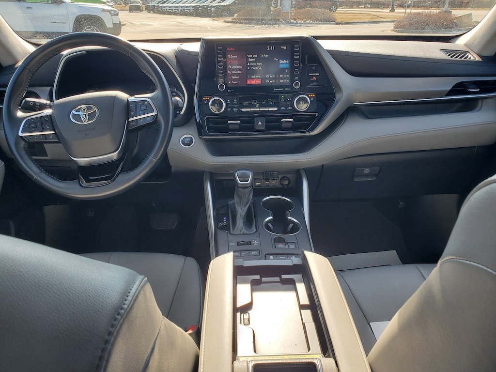 Used 2021 Toyota Highlander XLE SUV