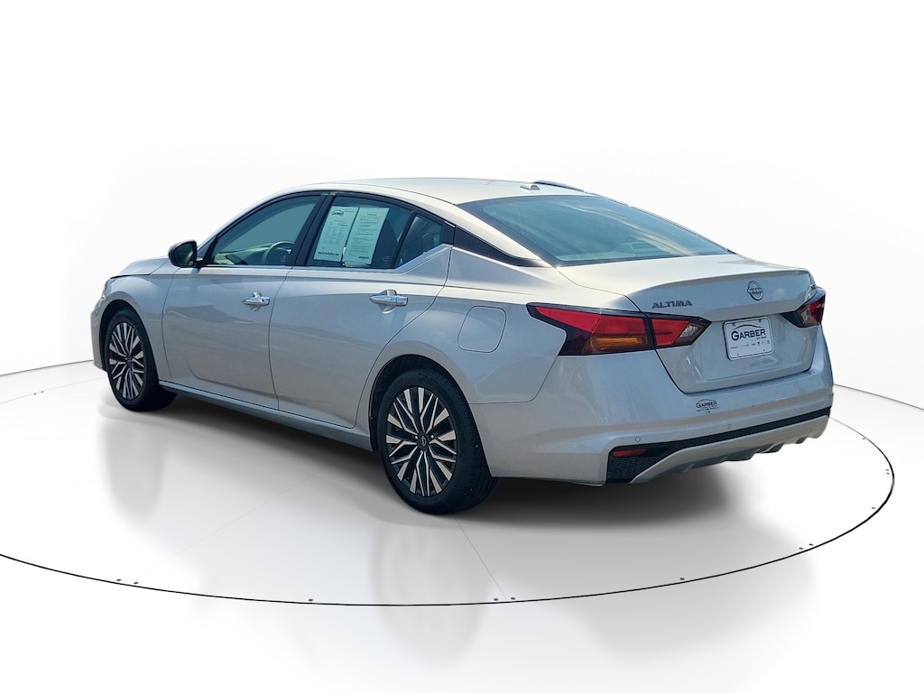 Used 2024 Nissan Altima 2.5 SV Sedan