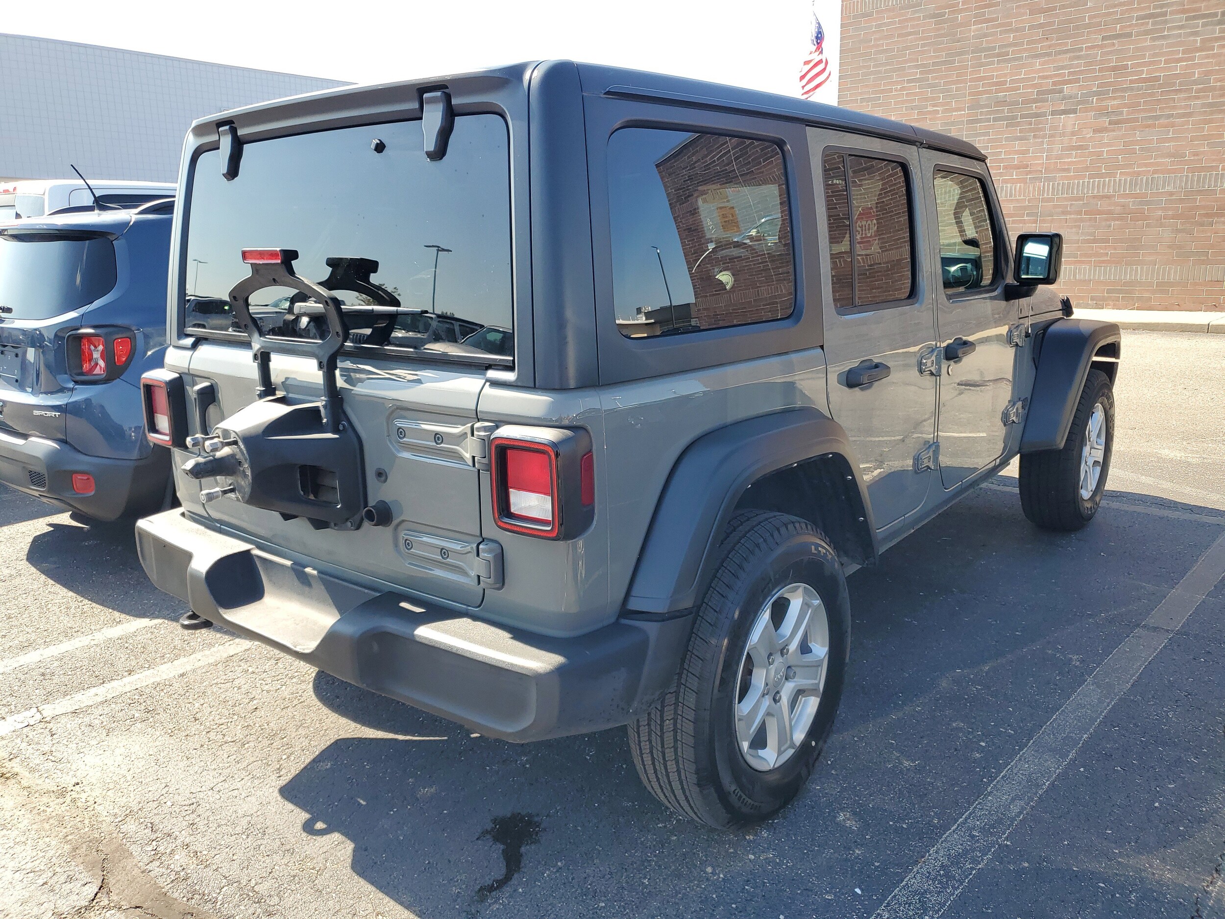2021 Jeep Wrangler Unlimited Sport photo 3