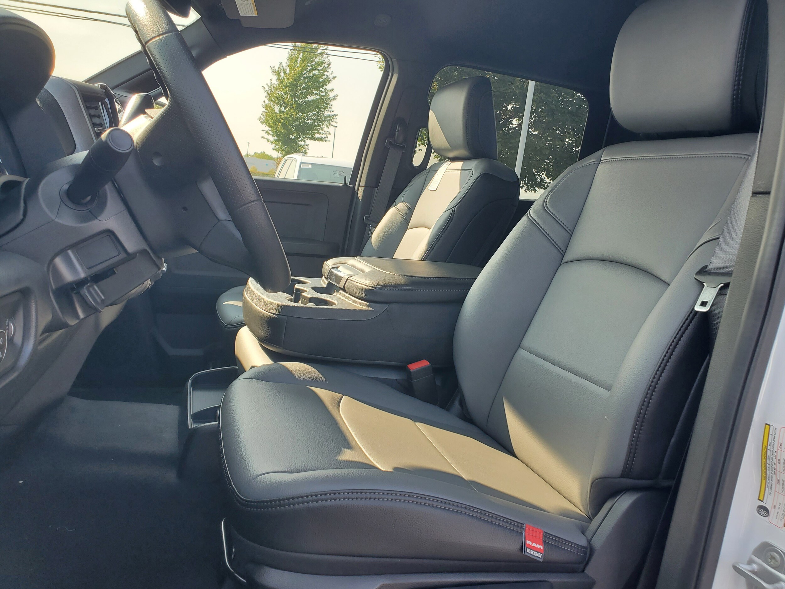 2026 Ram 3500 Tradesman photo 4