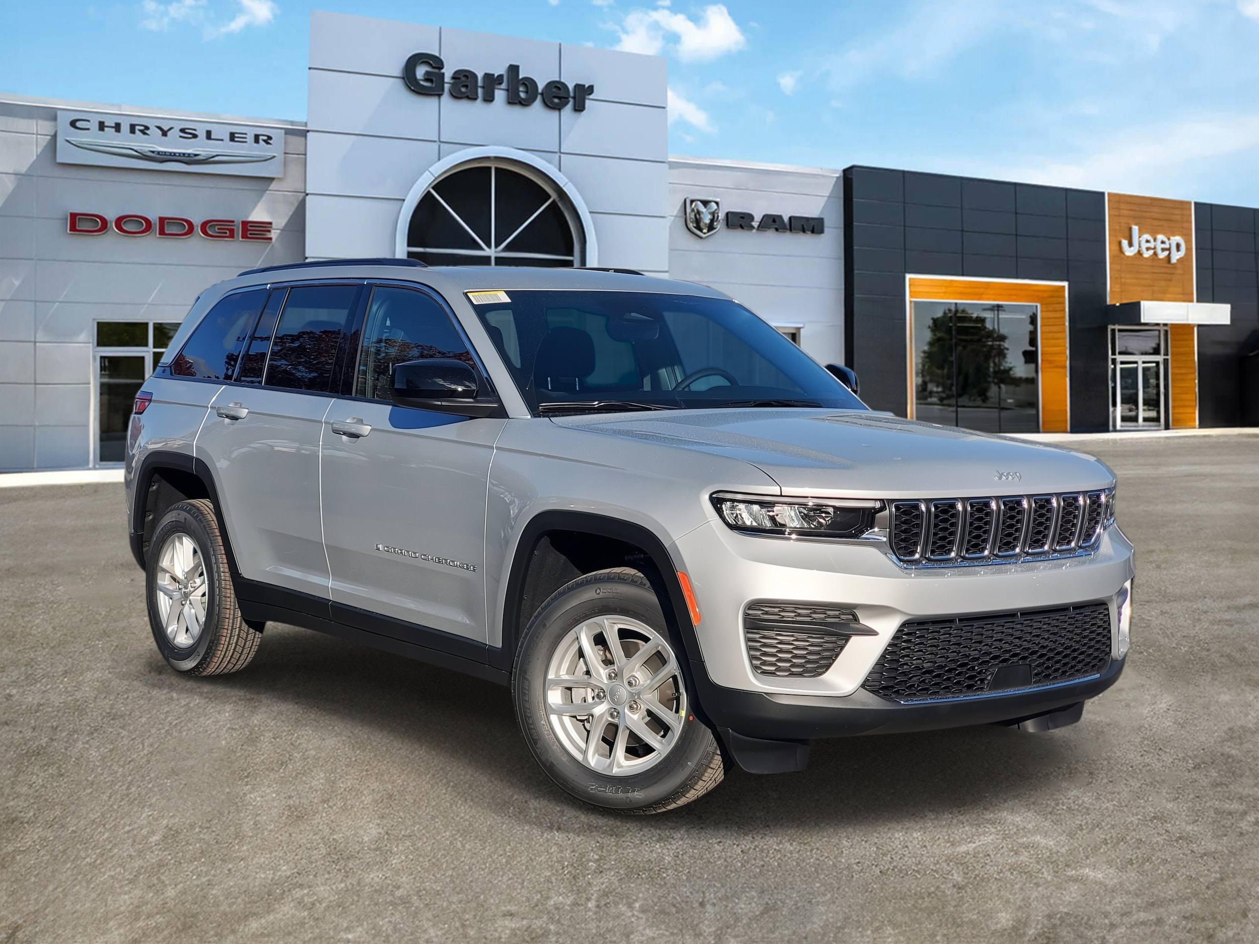 2025 Jeep Grand Cherokee Laredo's photo