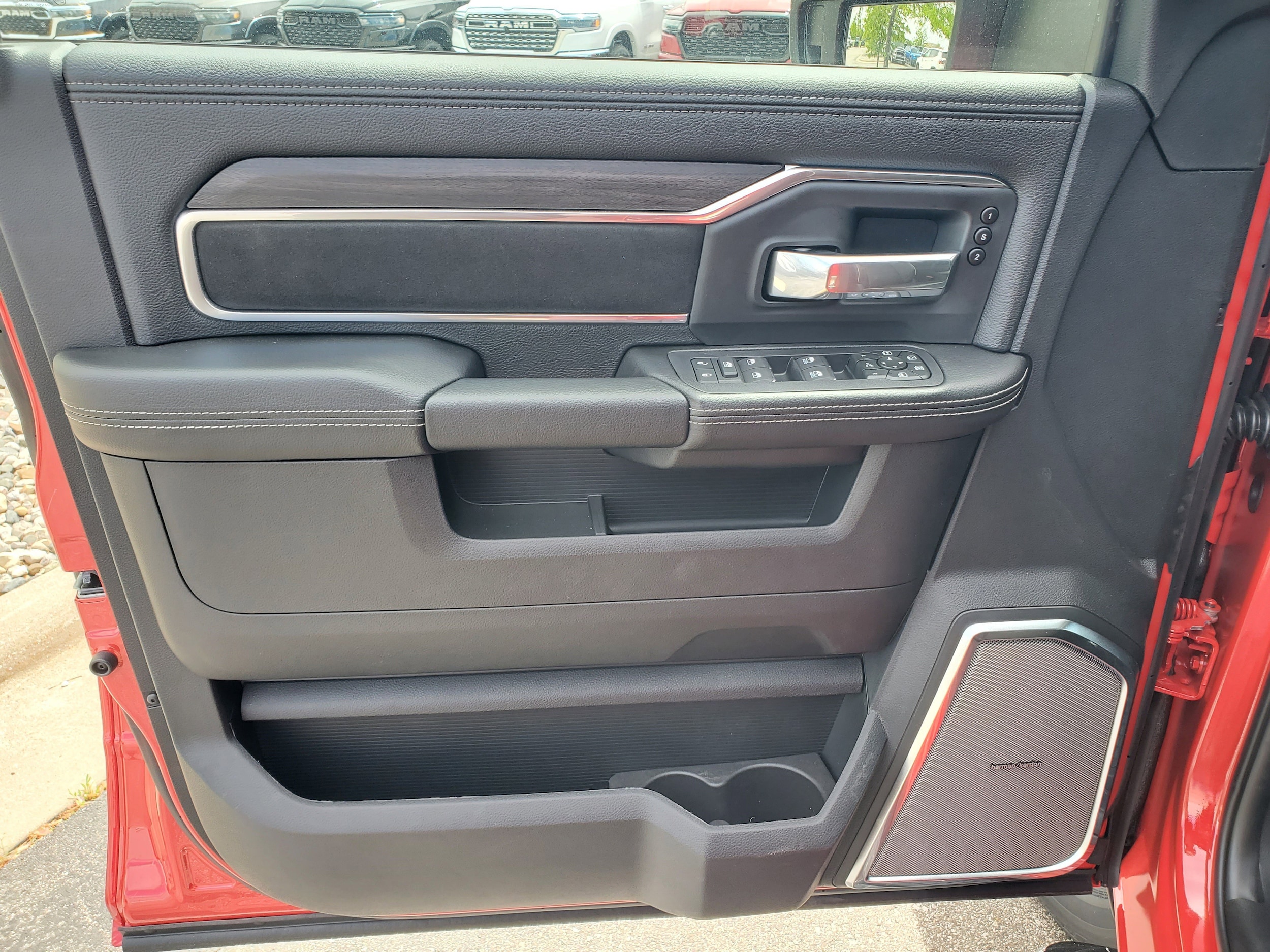 2026 RAM 2500 Laramie - Photo 9