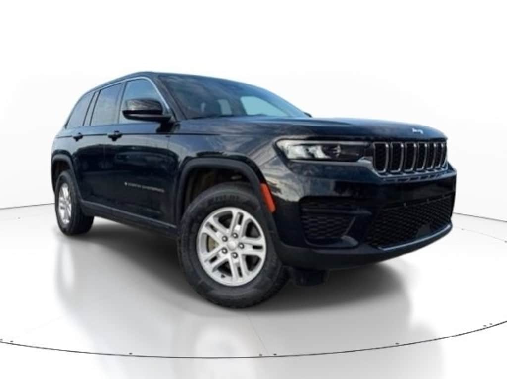 Used 2023 Jeep Grand Cherokee Laredo SUV