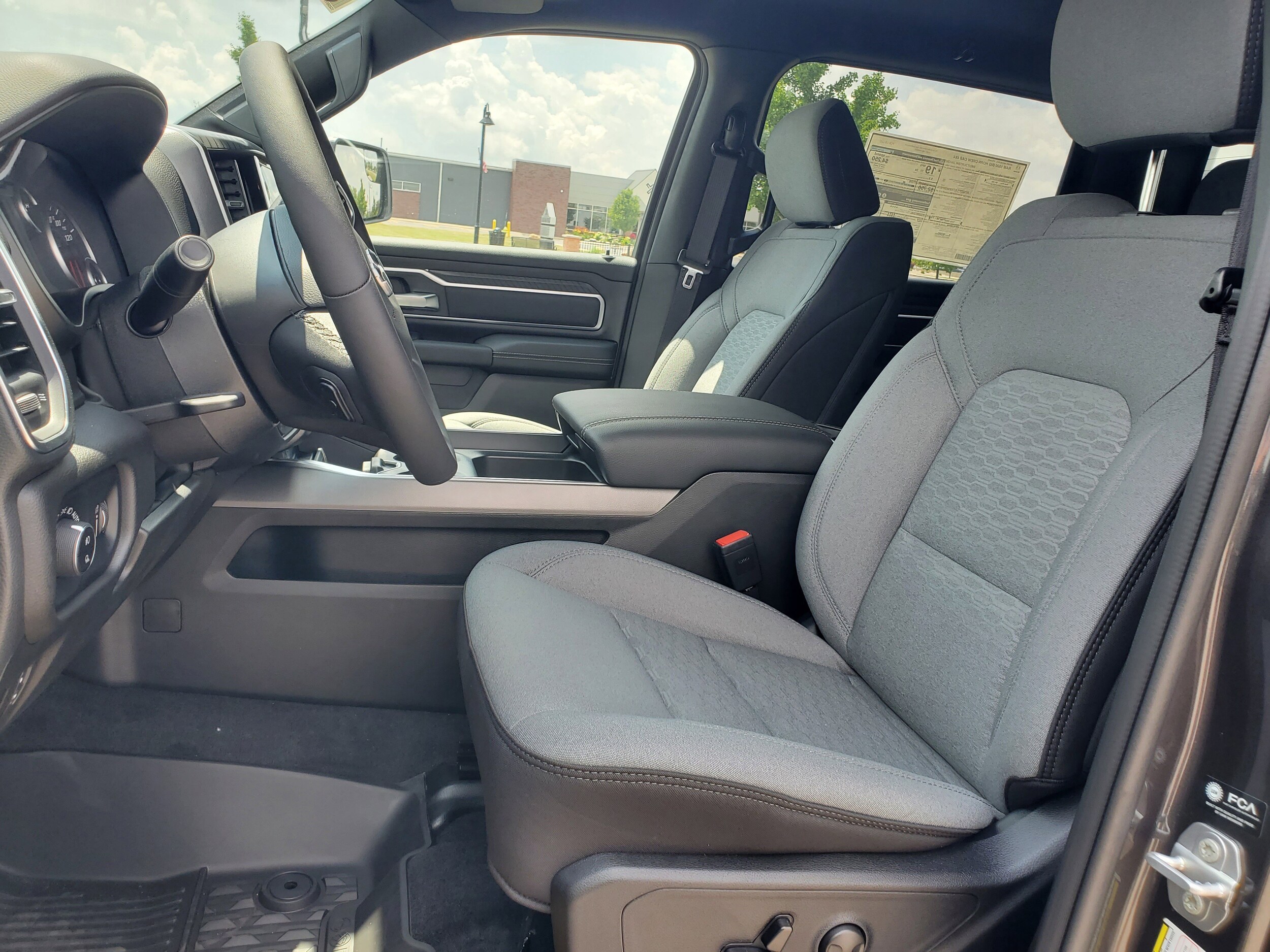 2025 Ram 1500 Big Horn photo 4