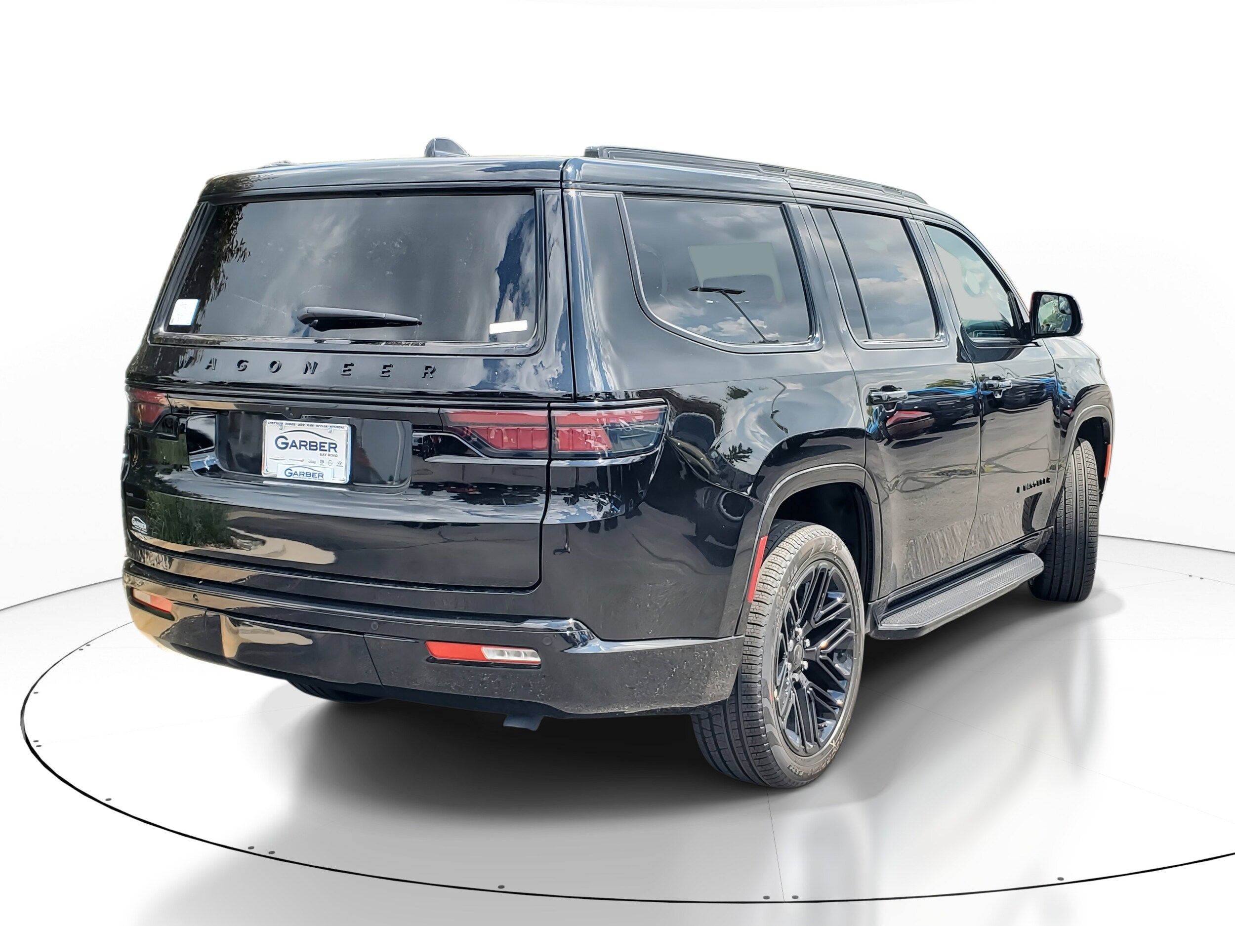 2025 Jeep Wagoneer Carbide photo 2