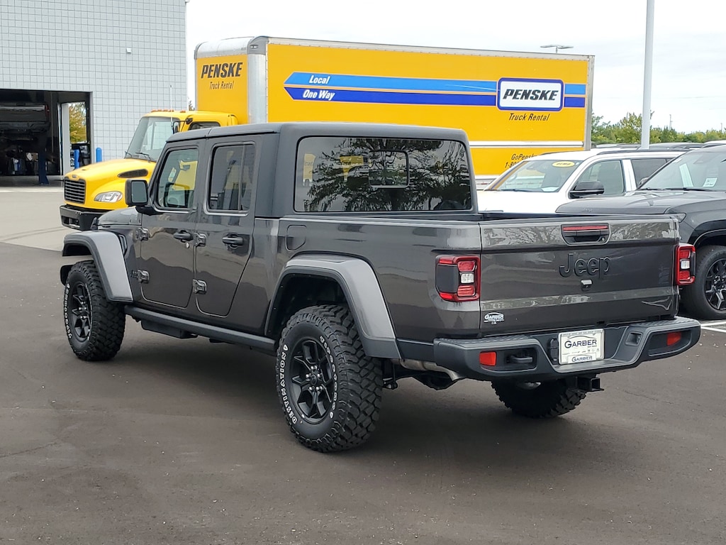 New 2026 Jeep Gladiator SPORT 4X4 Pickup