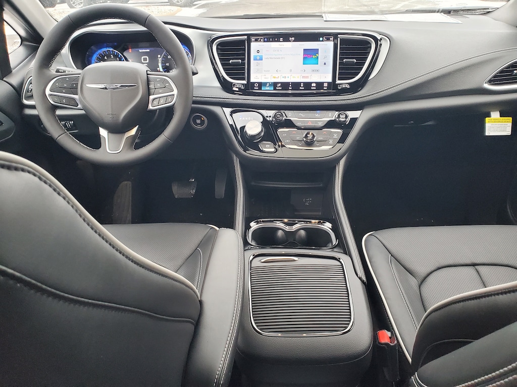 New 2026 Chrysler Pacifica LIMITED Passenger Van