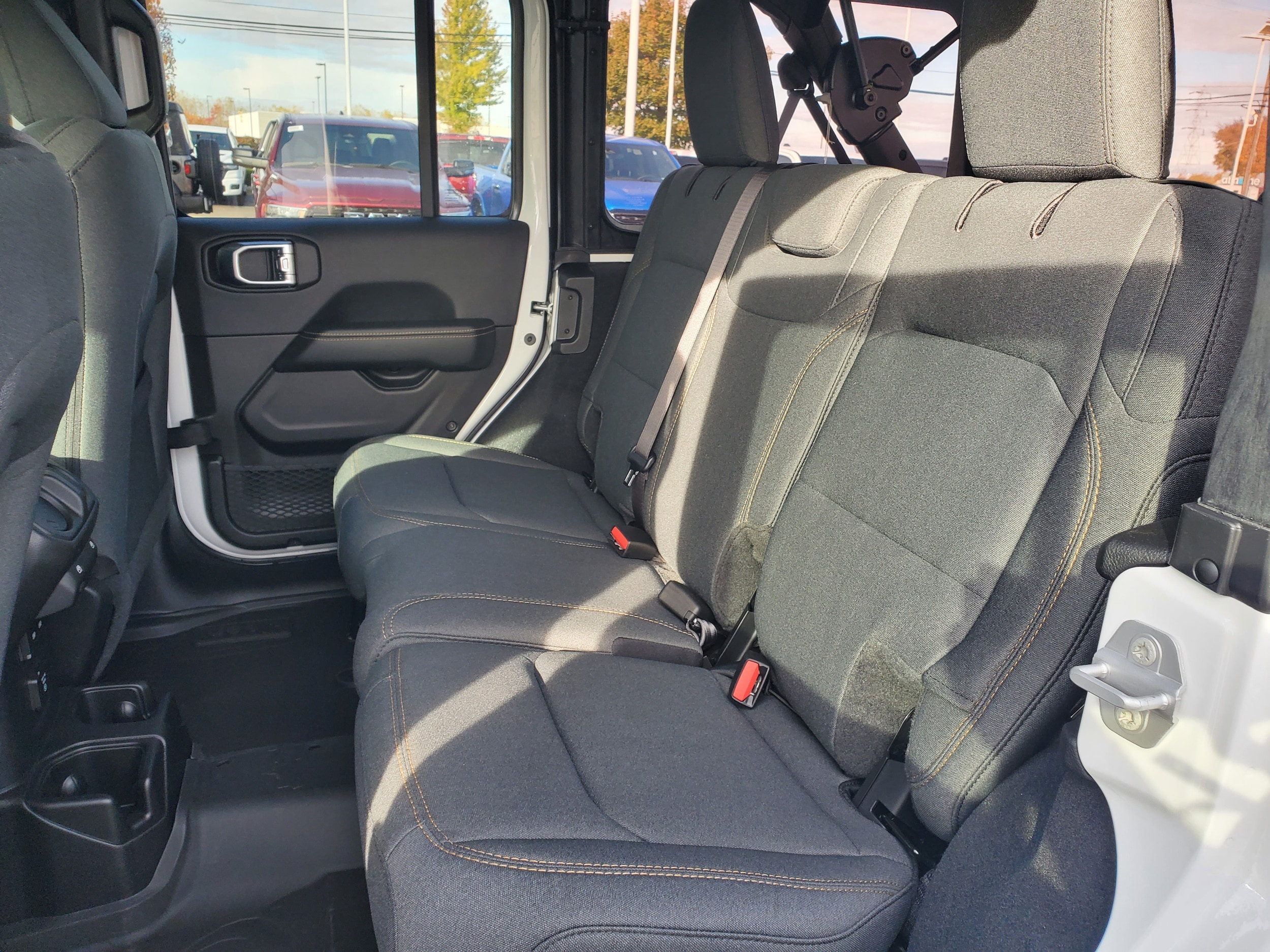 2026 Jeep Wrangler 4-Door Sahara - Photo 23