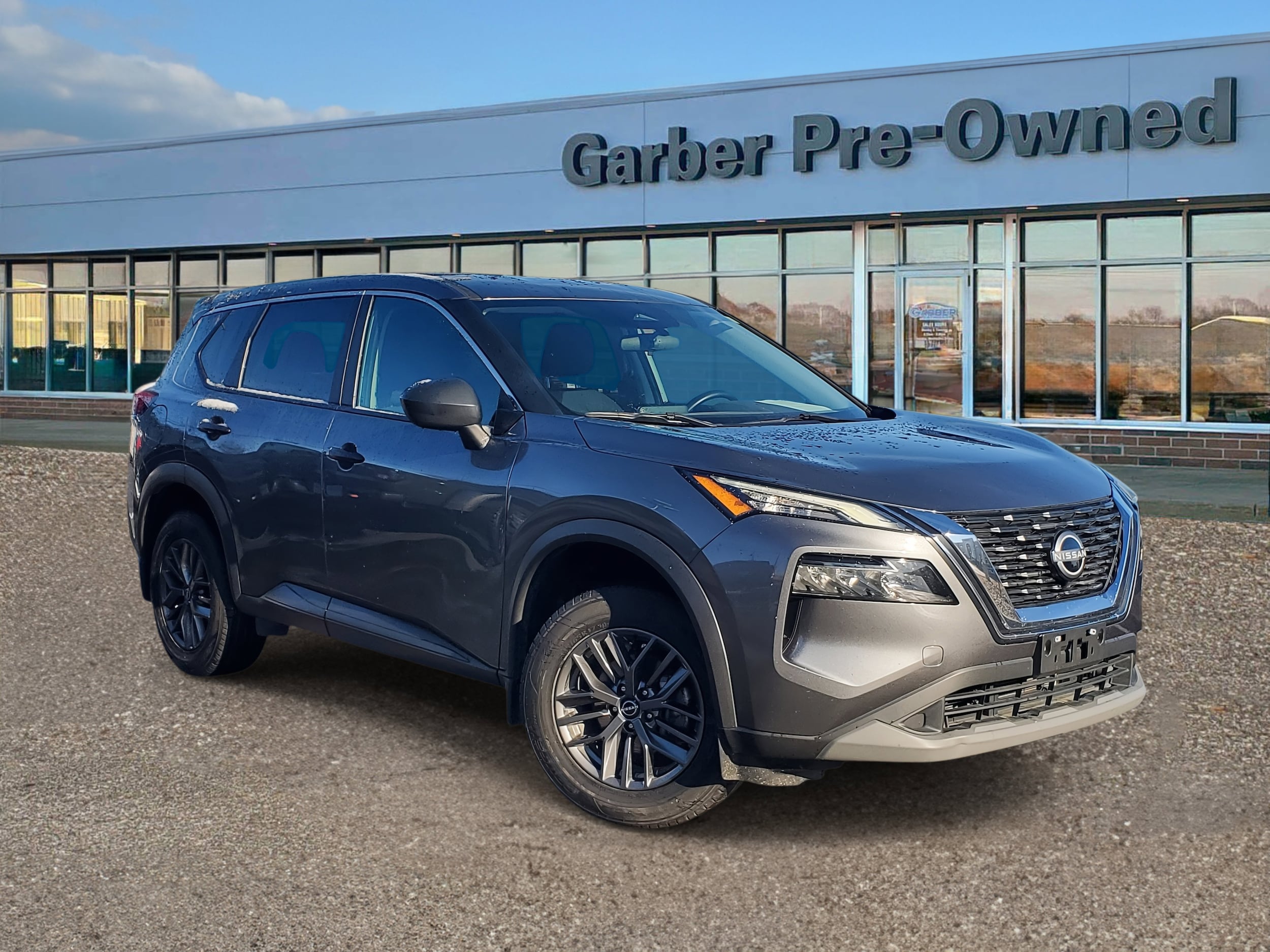 2023 Nissan Rogue S's photo