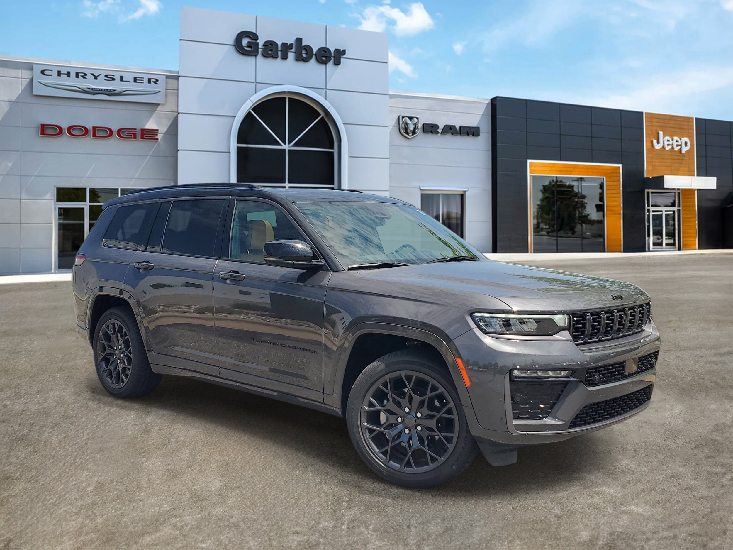 2026 Jeep Grand Cherokee L Summit 4x4's photo