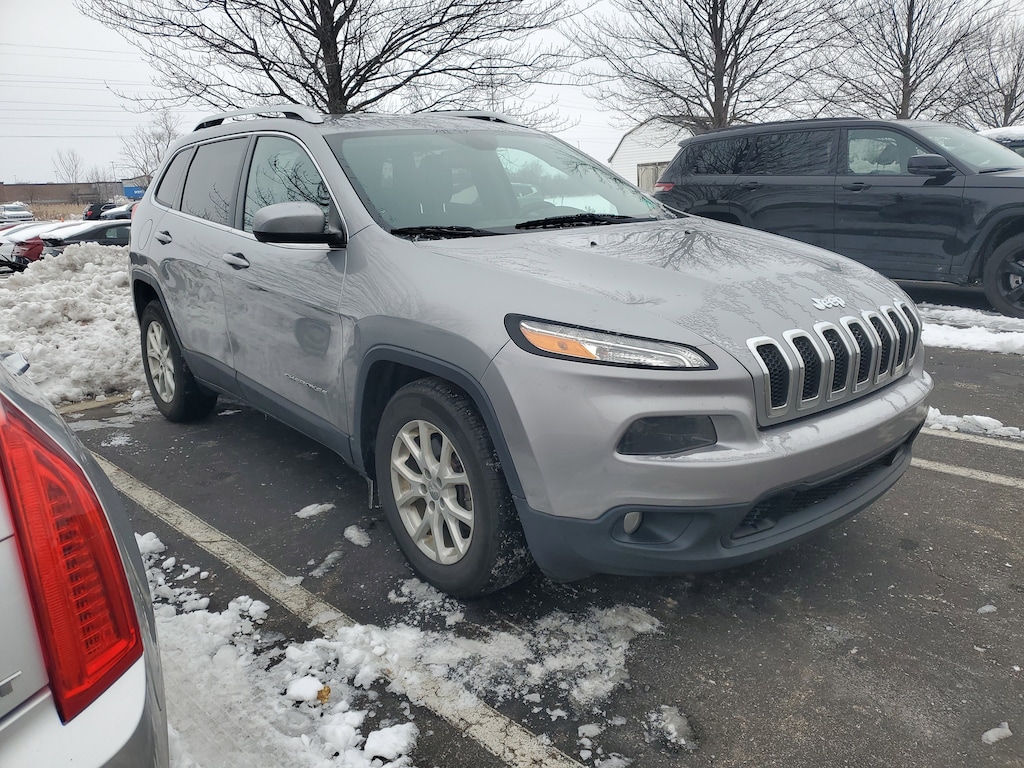 Used 2016 Jeep Cherokee Latitude SUV