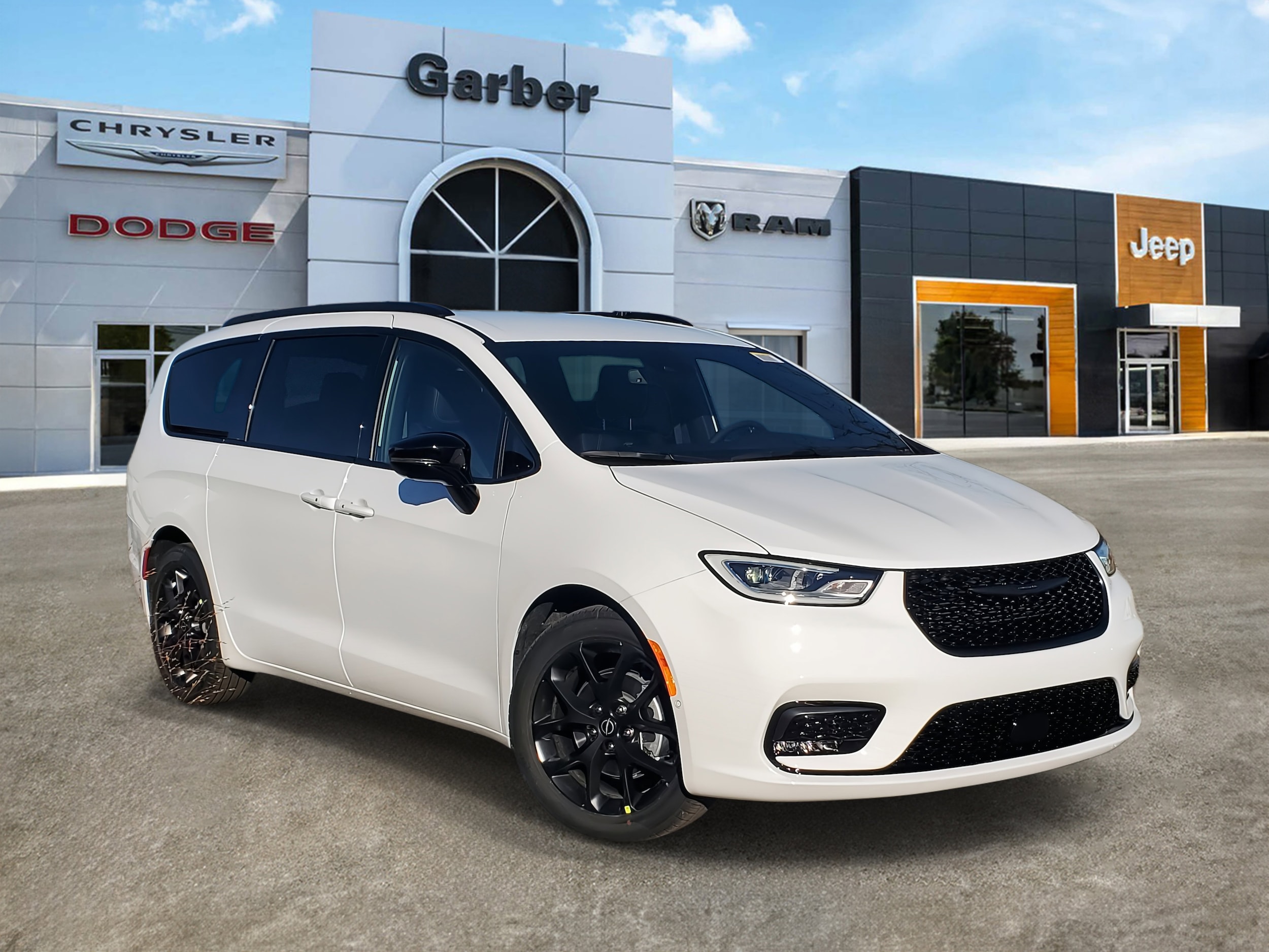 2026 Chrysler Pacifica Select's photo