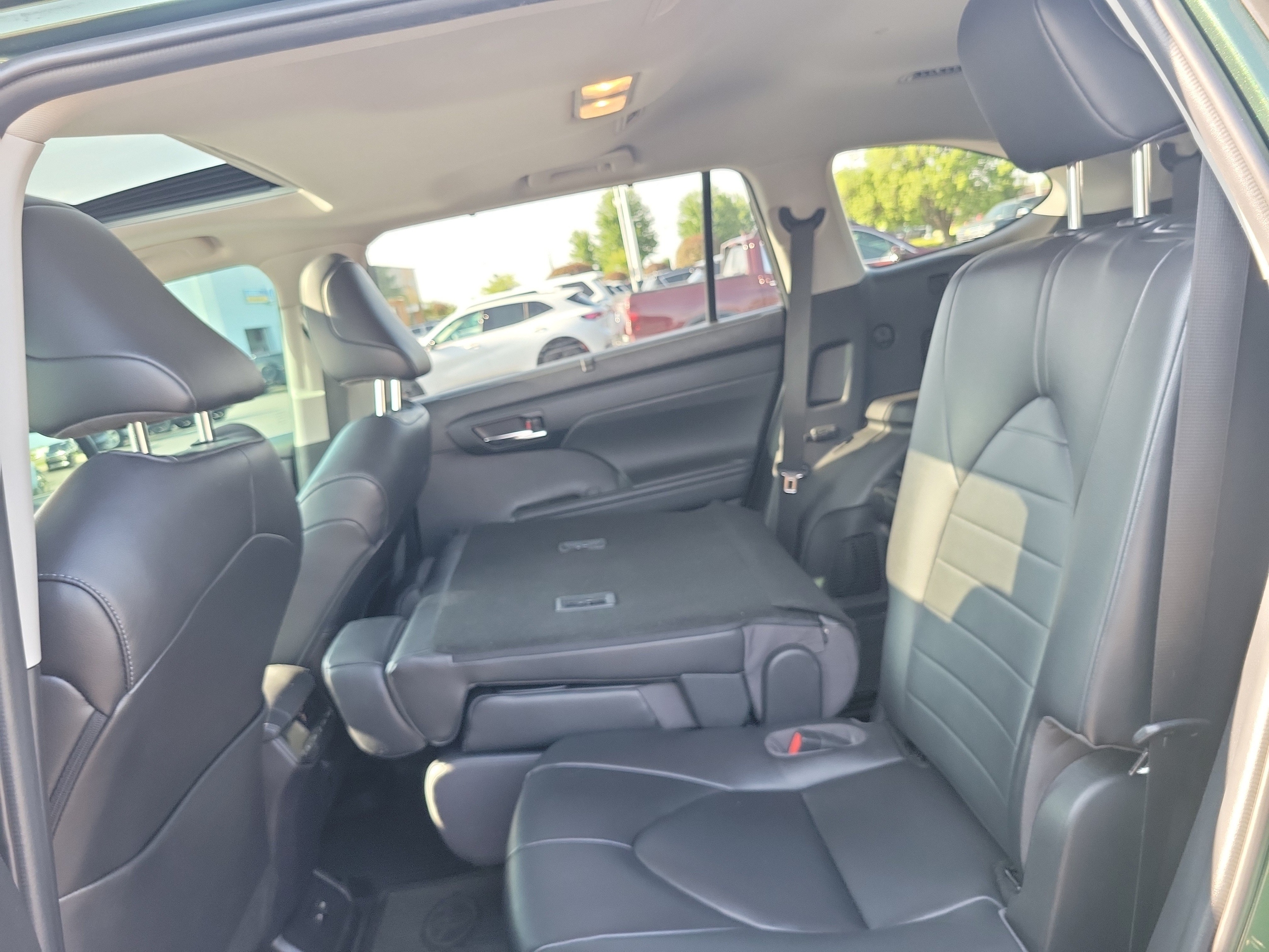 2023 Toyota Highlander XLE - Photo 29