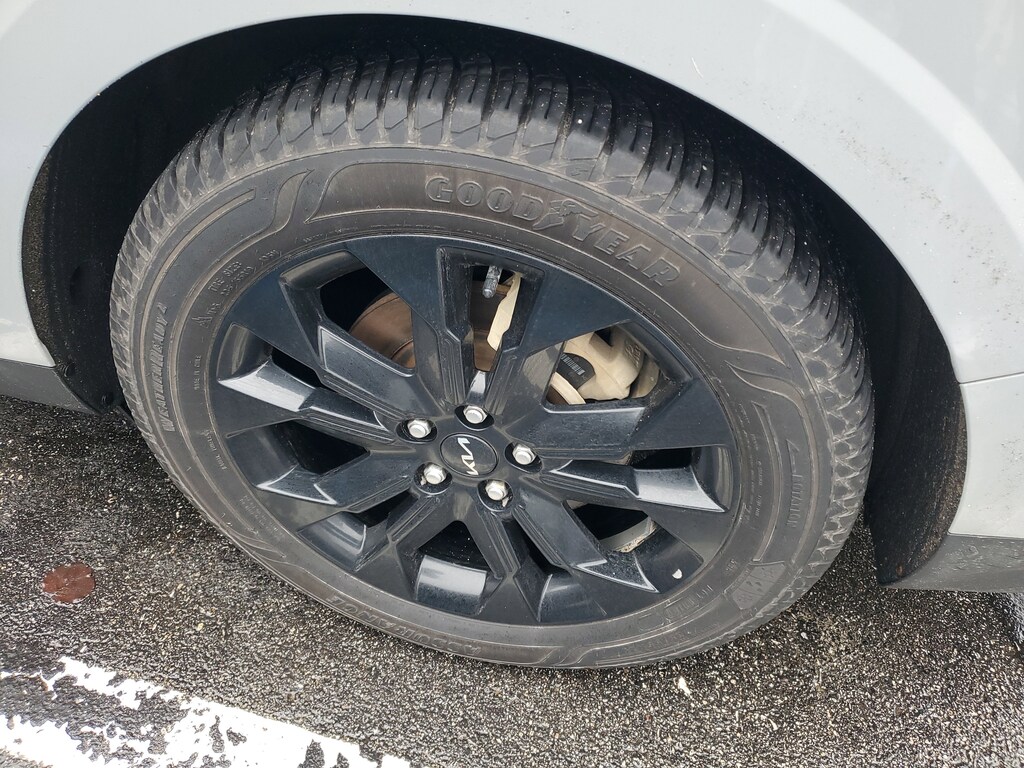 Used 2024 Kia Carnival SX Prestige MPV