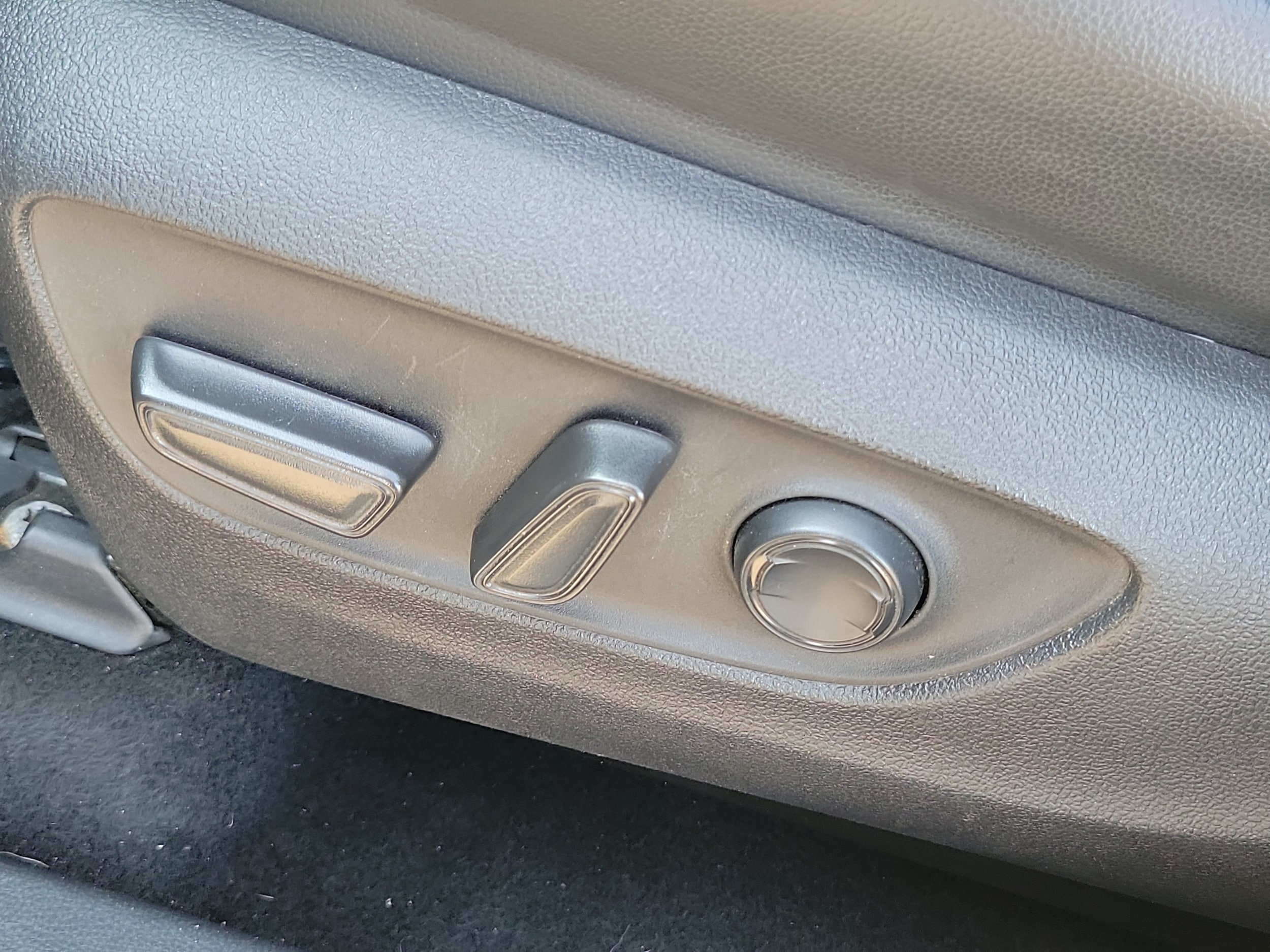 2023 Toyota Highlander XLE - Photo 6
