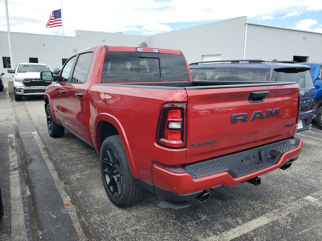 New 2026 Ram 1500 LARAMIE CREW CAB 4X4 5'7 BOX Pickup