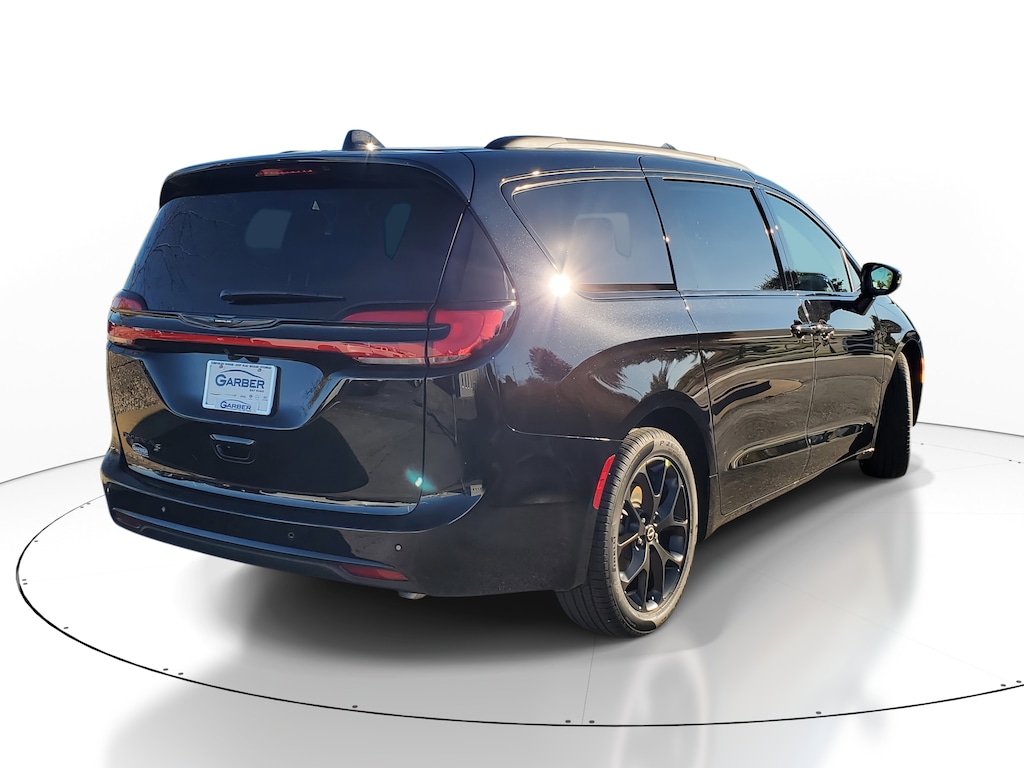 New 2026 Chrysler Pacifica SELECT Passenger Van