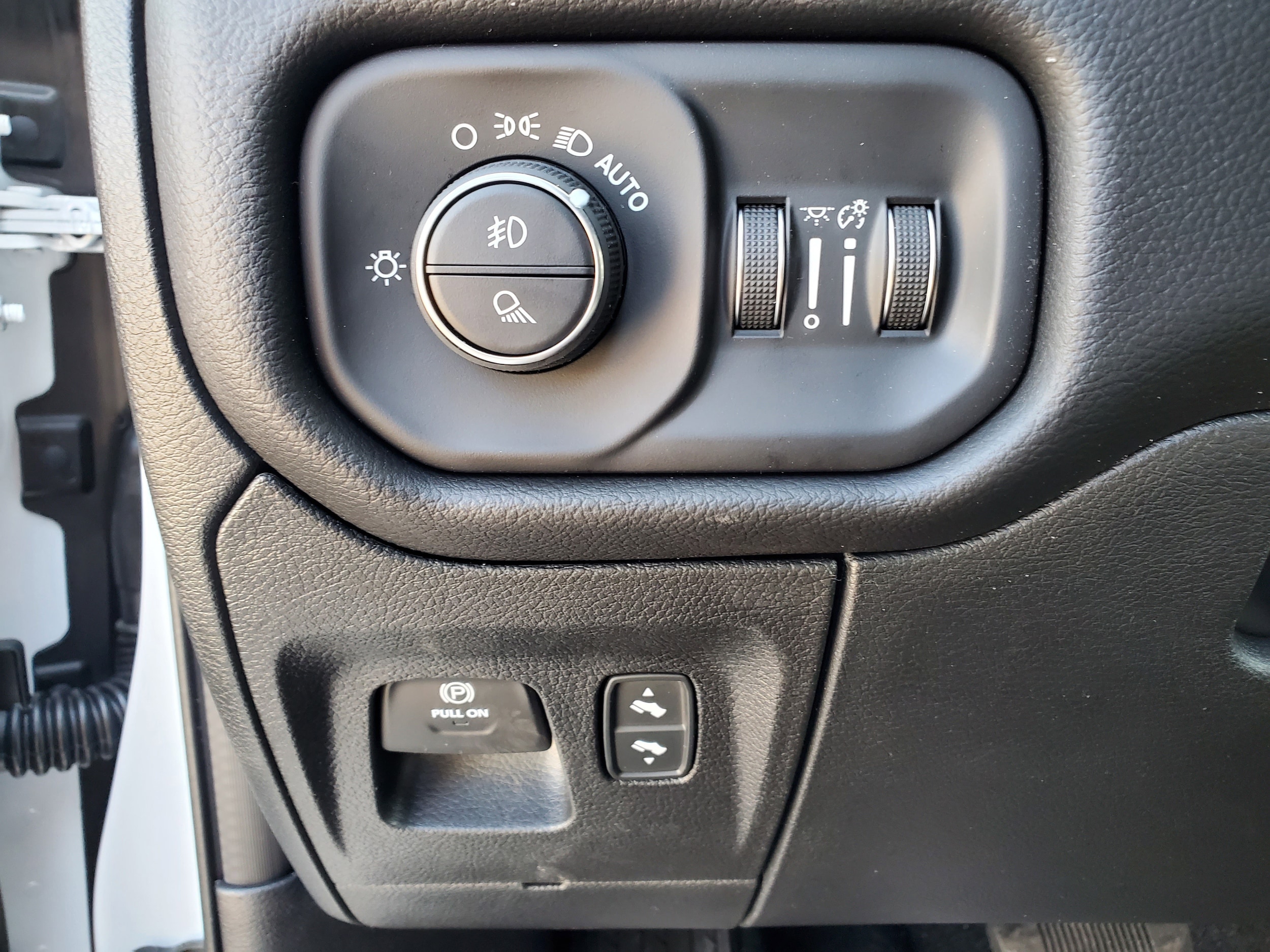 2026 RAM 1500 Rebel - Photo 12