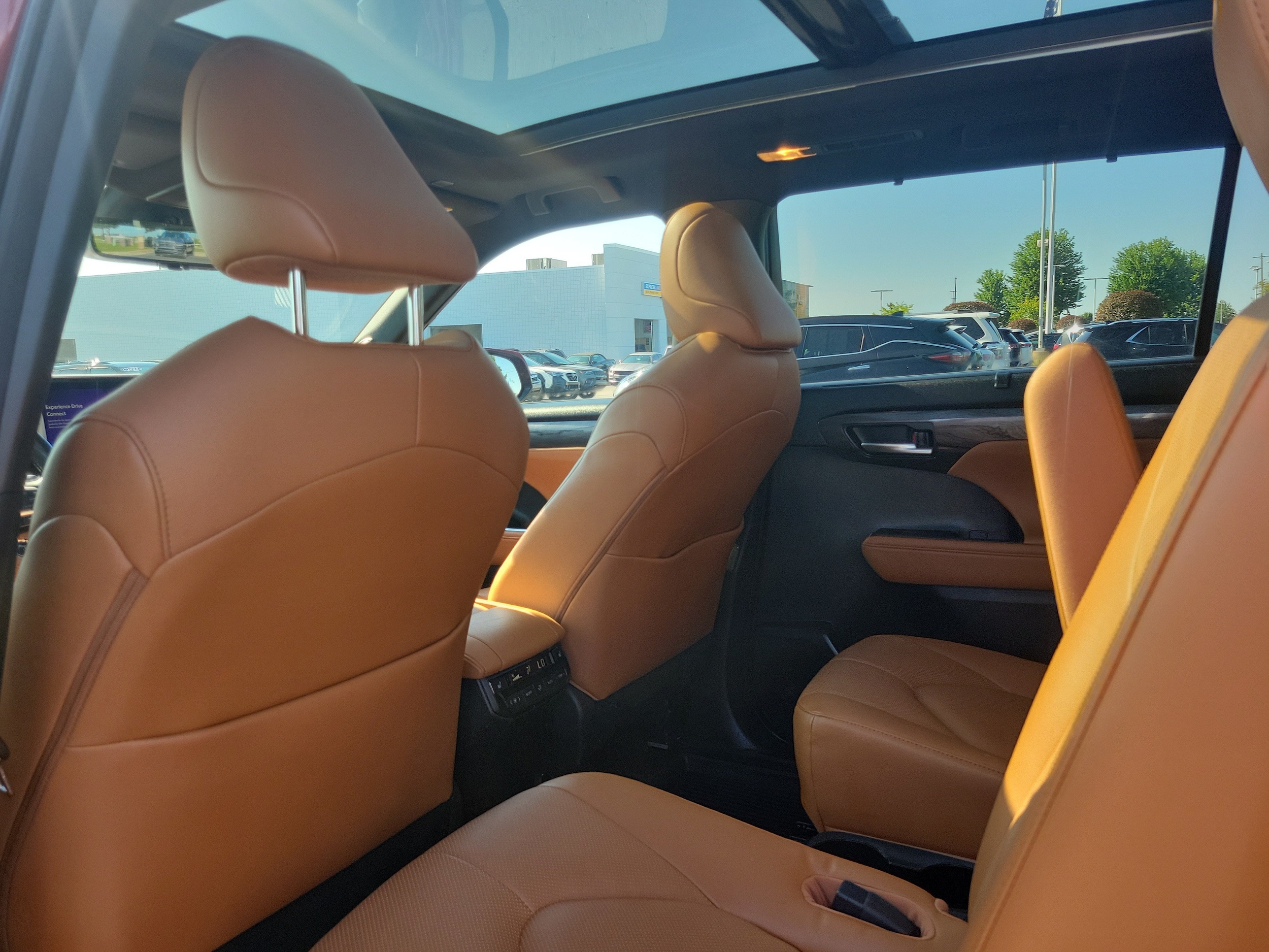 2023 Toyota Highlander Platinum - Photo 30