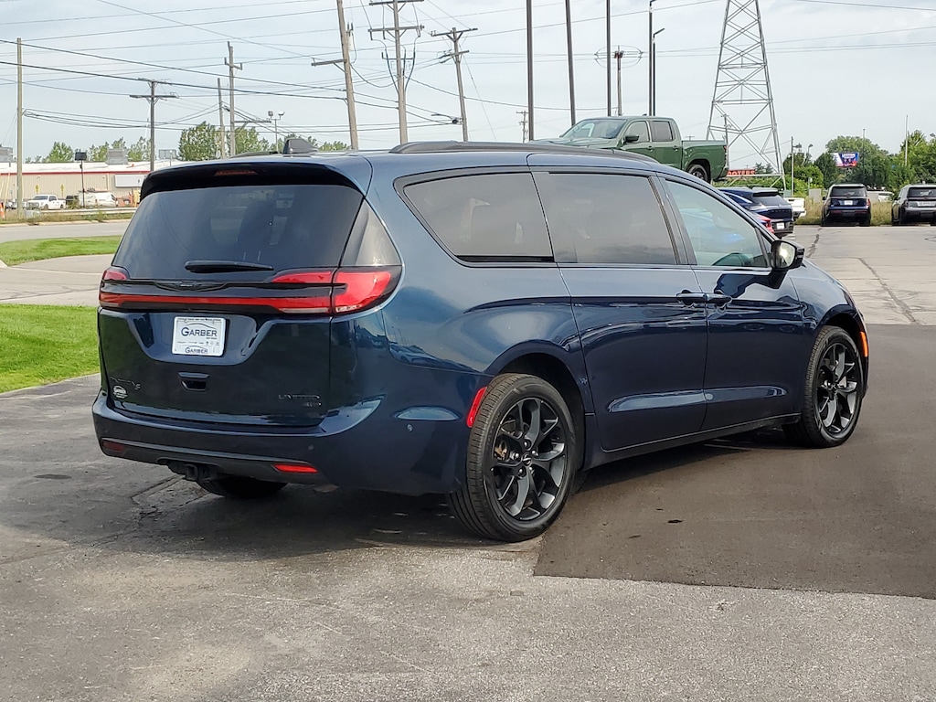 Used 2024 Chrysler Pacifica Limited Van Passenger Van
