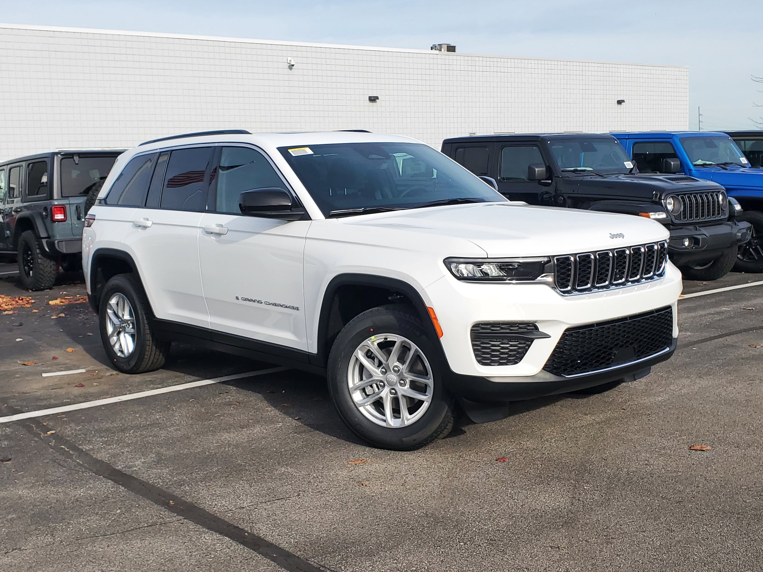 2025 Jeep Grand Cherokee Laredo's photo