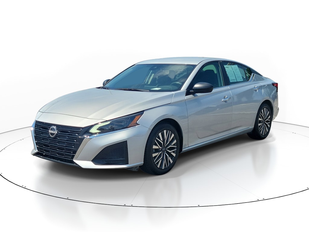 Used 2024 Nissan Altima 2.5 SV Sedan