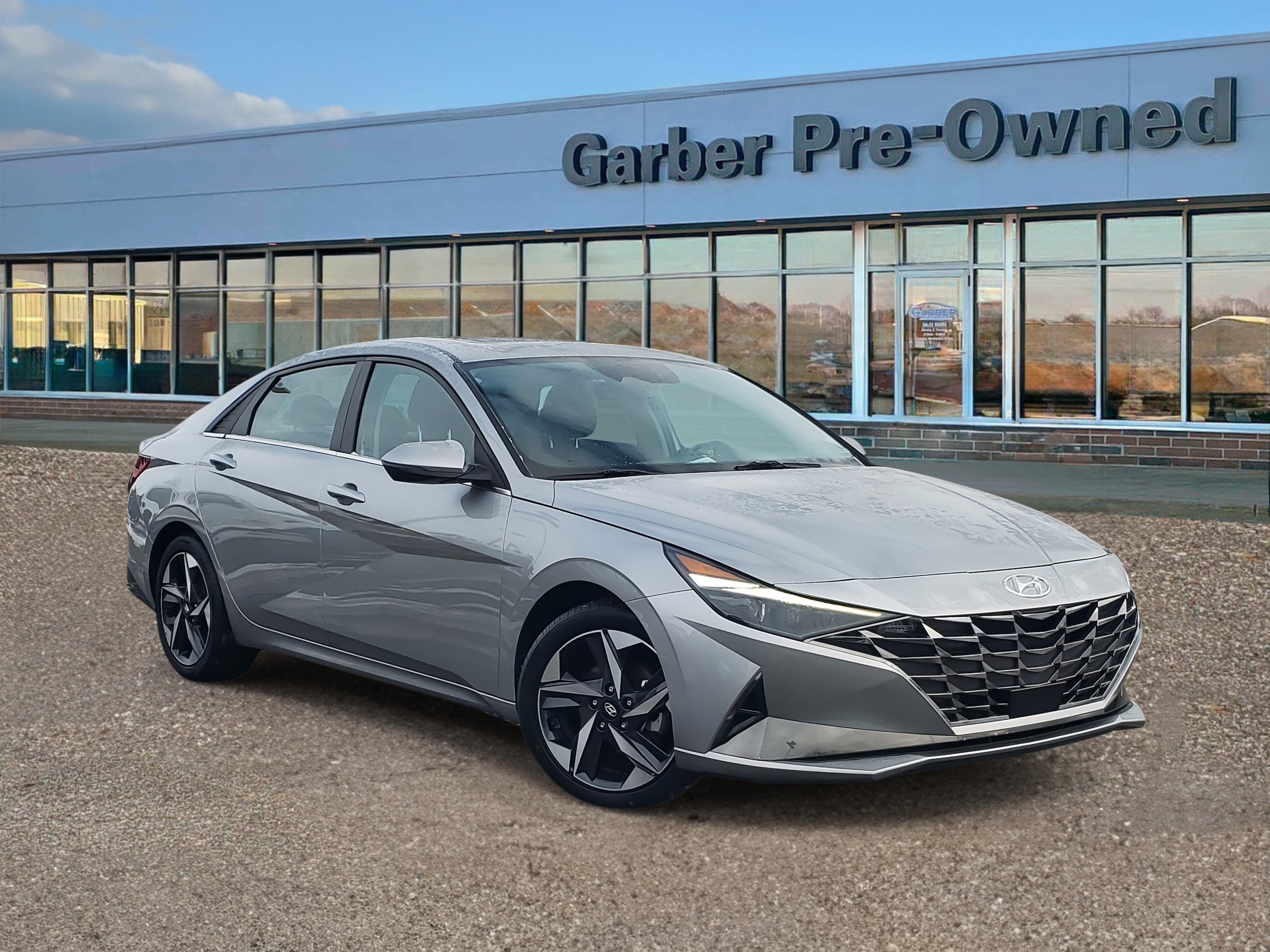 2022 Hyundai Elantra Limited's photo