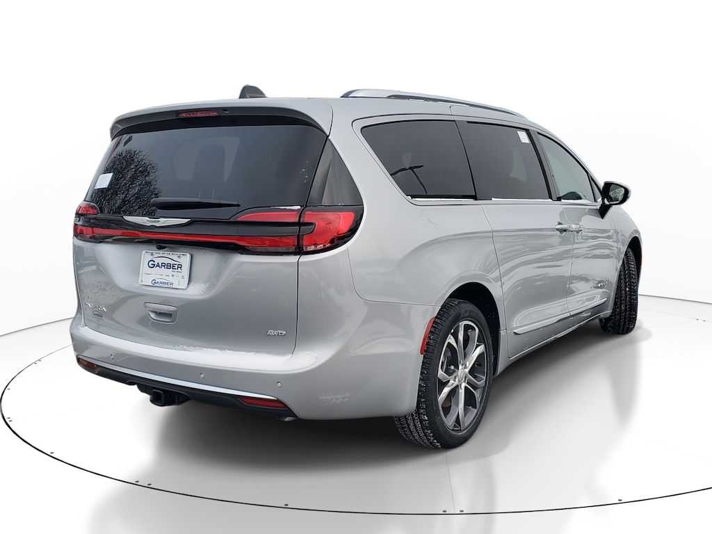 New 2026 Chrysler Pacifica PINNACLE AWD Passenger Van