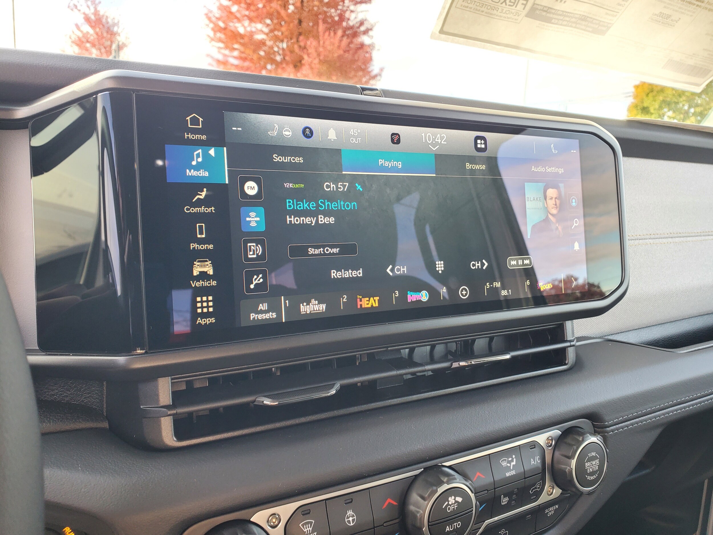 2026 Jeep Wrangler 4-Door Sahara - Photo 15