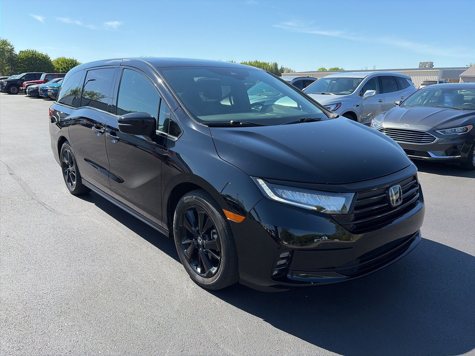 2023 Honda Odyssey SPORT's photo